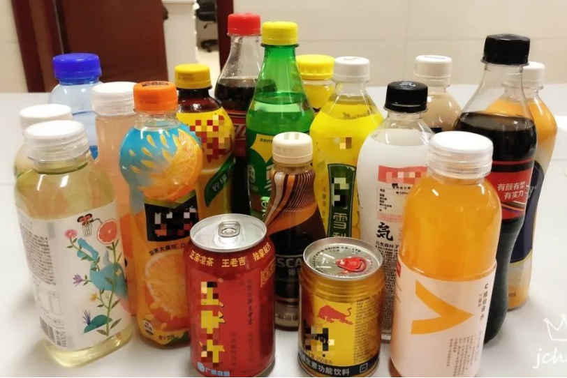 白開水和飲料,誰(shuí)更適合身體?