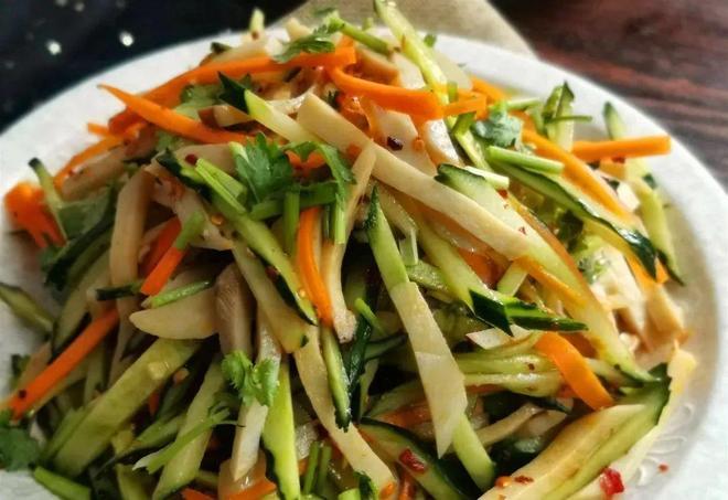 深圳送菜公司提醒您:隔夜涼拌菜,別讓美味變風(fēng)險(xiǎn)